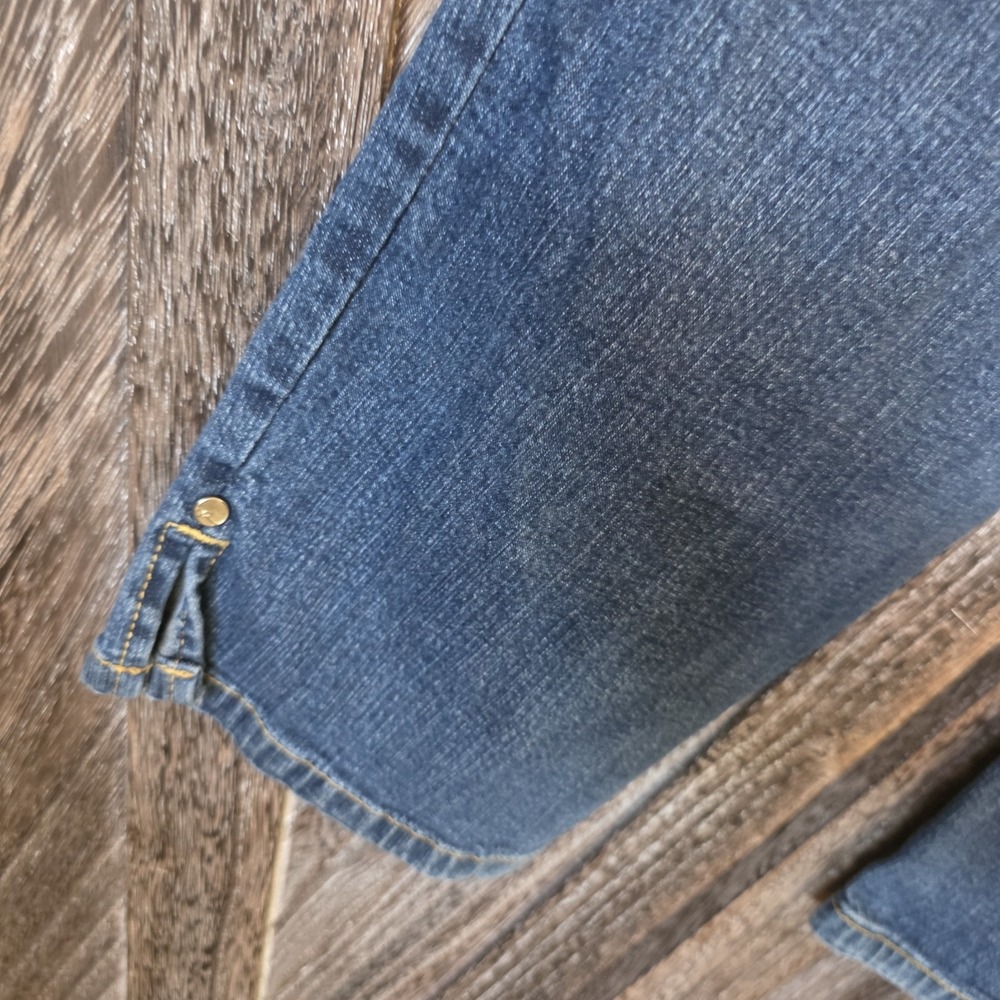 Dark Blue Women’s Jeans with Colorful Embroidered Back Pockets - Picture 6 of 8